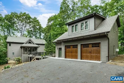 14 Ravens Roost Pt, Roseland, VA 22967