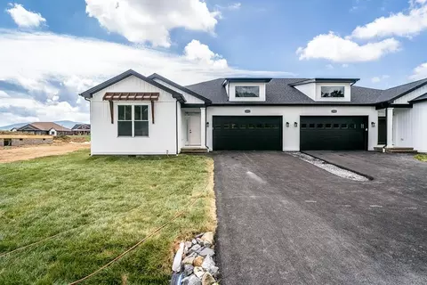 10212 Dalmatian Dr, Mcgaheysville, VA 22840