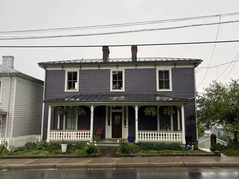 824 W Beverley St, Staunton, VA 24401