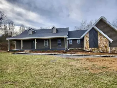205 Westminister Dr, Fishersville, VA 22939