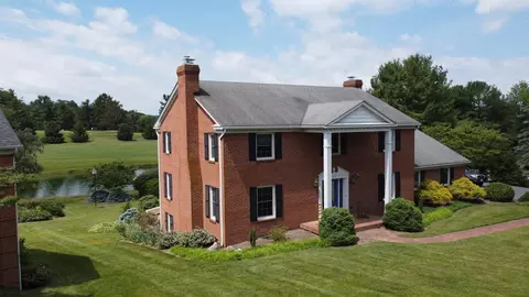 817 Sandtrap Ln, Harrisonburg, VA 22802