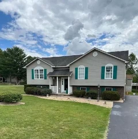 124 Fairmont Dr, Staunton, VA 24401