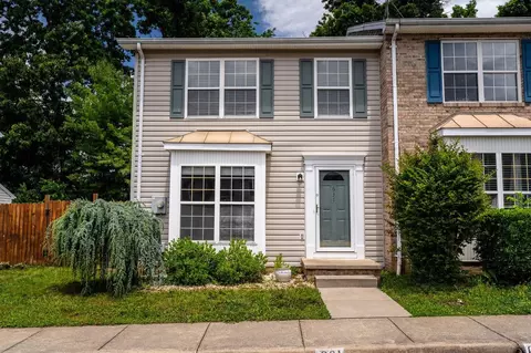631 Stonewall Dr, Harrisonburg, VA 22801