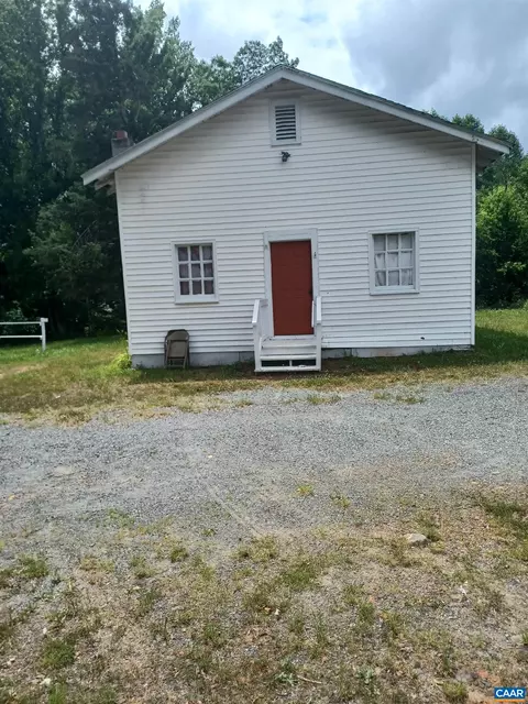2151 SE Stage Junction Rd SE #1, Columbia, VA 23038