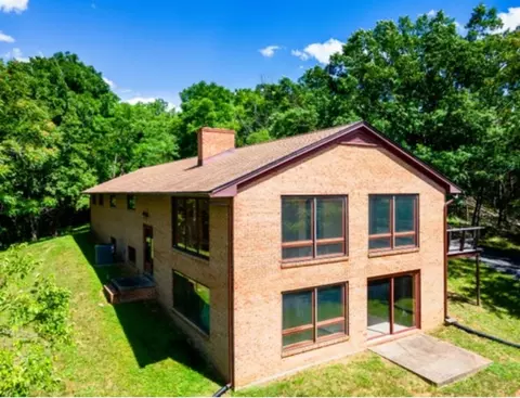 1691 Webb Ln, Mount Crawford, VA 22841