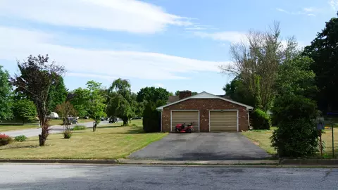 7 Brighton Ct, Stuarts Draft, VA 24477 photo 3