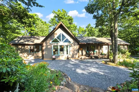 711 Chinquapin Dr, Lyndhurst, VA 22952