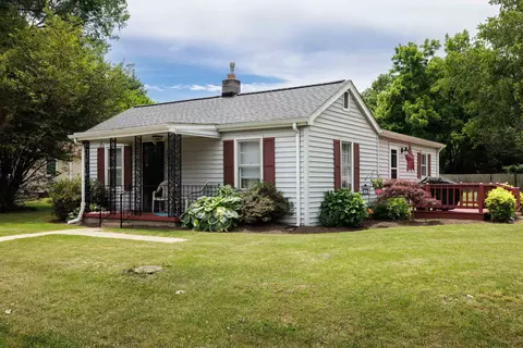 1710 A St, Waynesboro, VA 22980