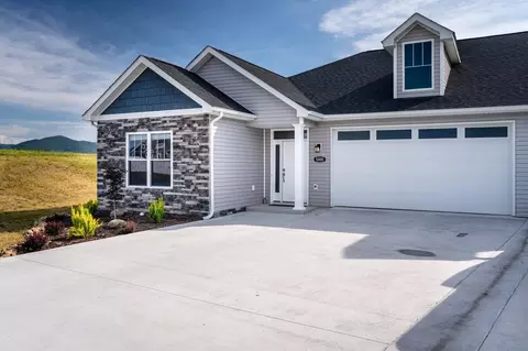 5000 Fox Trot Ln, Mcgaheysville, VA 22840