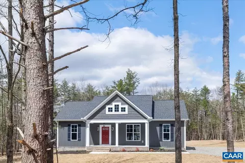 1593 Spreading Oak Rd, Arvonia, VA 23004