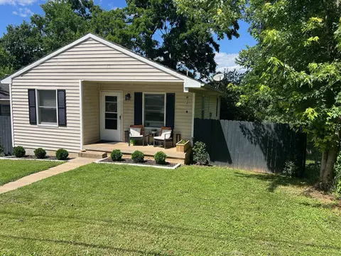 11 Wythe St, Staunton, VA 24401