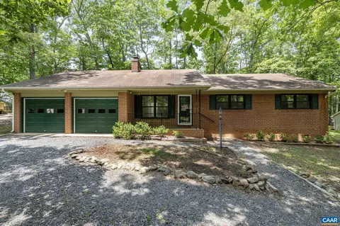 26 Englewood Dr, Palmyra, VA 22963