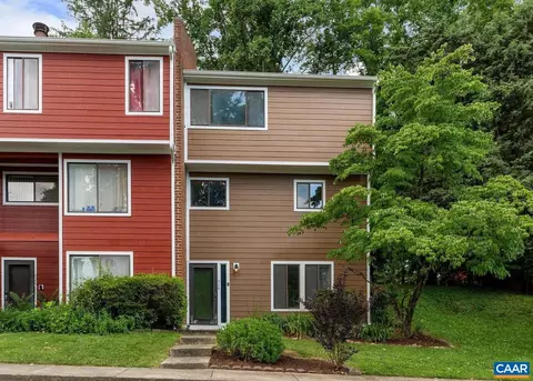 928 Prescelly Pl, Charlottesville, VA 22901