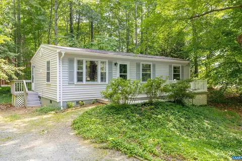 1 Inlet Cir, Palmyra, VA 22963