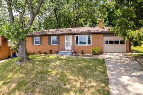 1420 Aiken St, Staunton, VA 24401