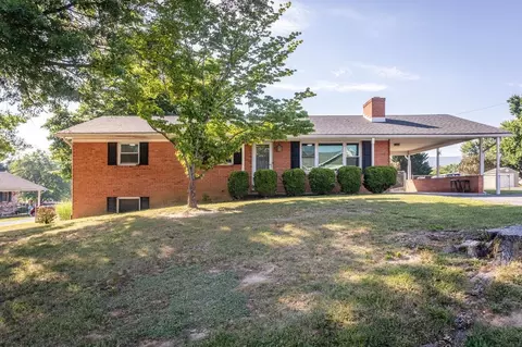 737 Ox Rd, Woodstock, VA 22664