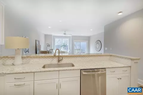 121 Blithe Ct, Charlottesville, VA 22901 photo 6