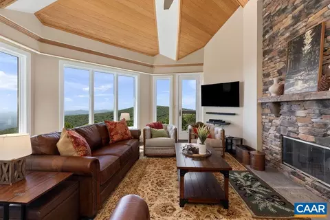 1807 High Ridge Ct Condos, Roseland, VA 22967