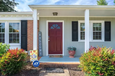 811 Kent Rd, Waynesboro, VA 22980