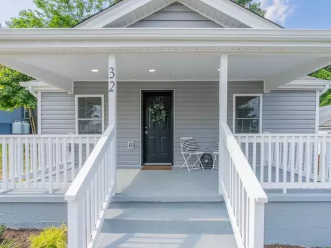 32 Maple Leaf Dr, Staunton, VA 24401