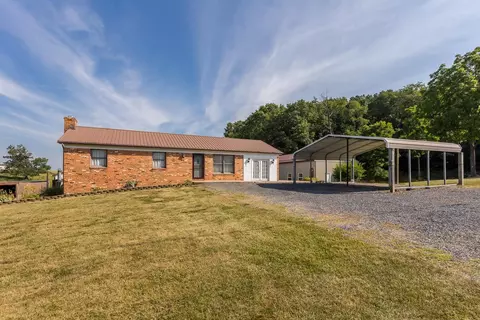 2823 Minie Ball Ln, Keezletown, VA 22832