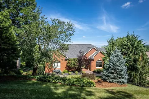 4220 Lucy Long Dr, Harrisonburg, VA 22801