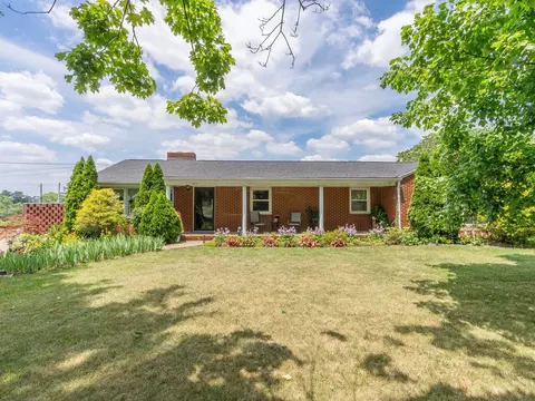 520 Broadview Dr, Harrisonburg, VA 22802