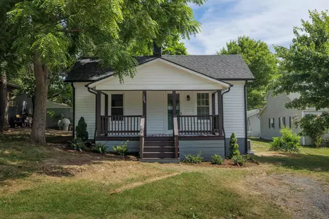 1005 Frye St, Waynesboro, VA 22980