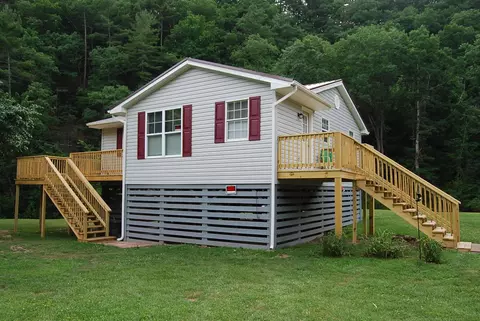 1257 Commercial Ave, Clifton Forge, VA 24422