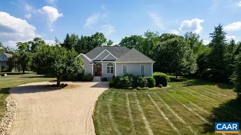 996 Stoney Crk E, Nellysford, VA 22958
