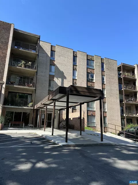 511 N 1st St N #306, Charlottesville, VA 22902