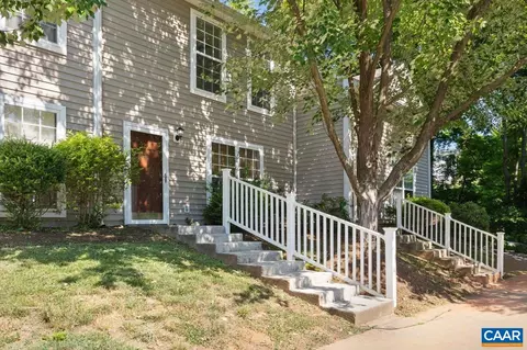 129 Waterbury Ct, Charlottesville, VA 22902