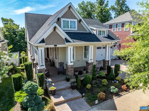 1158 Farrow Dr, Charlottesville, VA 22901