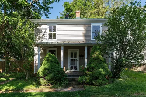 416 Haile St, Staunton, VA 24401