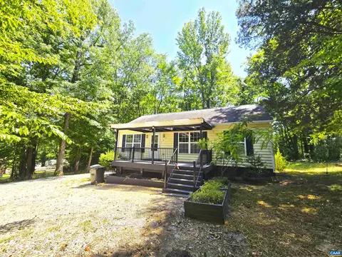 109 Northview Dr, Farmville, VA 23901