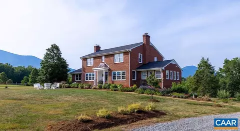 744 Level Green Rd, Roseland, VA 22967