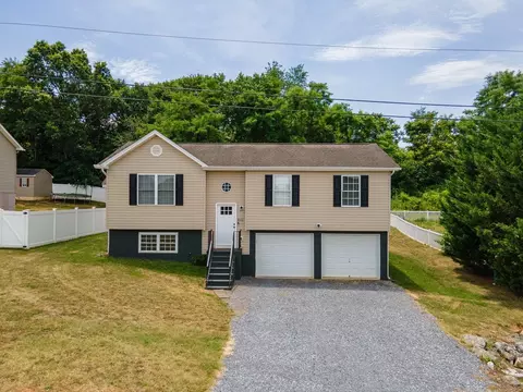 195 High Knoll Ter, Shenandoah, VA 22849