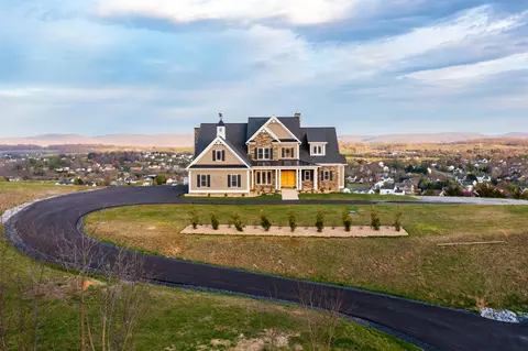 243 Barrenridge Rd, Staunton, VA 24401