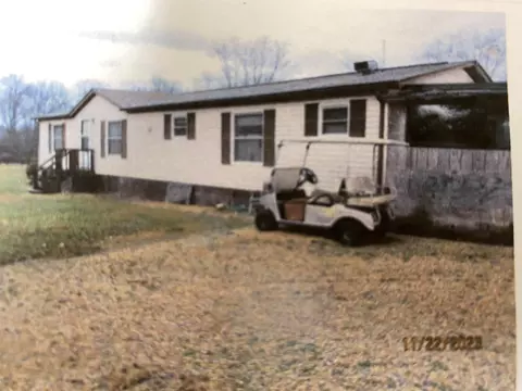 435 Old White Bridge Rd, Waynesboro, VA 22980