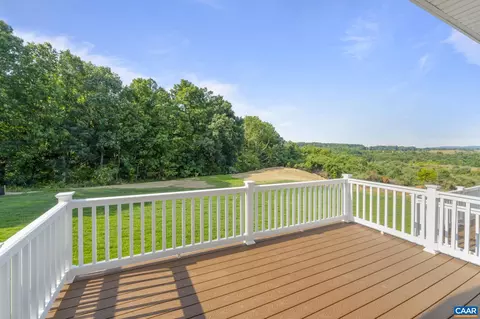 9 Iron Horse Ln, Fishersville, VA 22939