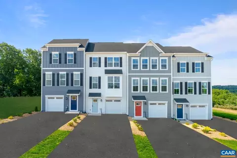 13 Iron Horse Ln, Fishersville, VA 22939