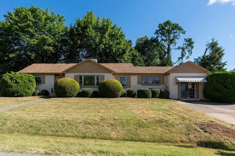 211 Norwood Rd, Staunton, VA 24401