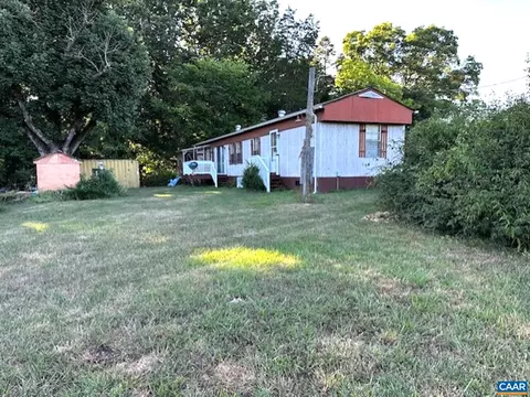 430 Plain Dealing Rd, Palmyra, VA 22963 photo 2