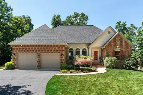 52 Hickory Woods Dr, Fishersville, VA 22939