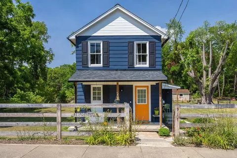 917 B St, Waynesboro, VA 22980