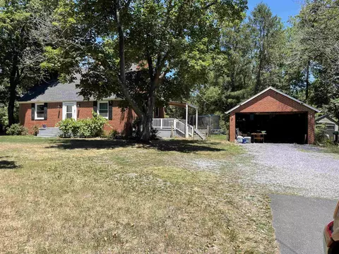 823 Rosser Ave, Waynesboro, VA 22980