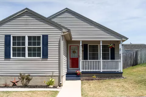 1029 D St, Waynesboro, VA 22980 photo 3