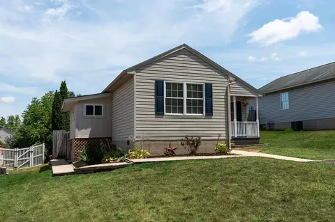 1029 D St, Waynesboro, VA 22980 photo 5