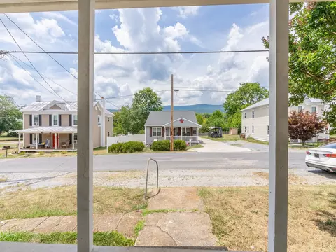 204 N Third St N, Shenandoah, VA 22849 photo 5