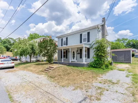 204 N Third St N, Shenandoah, VA 22849 photo 2